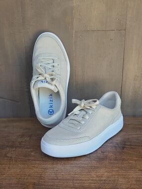 EUC Kizik Prague Slip On Shoe Women's sz 6 Cream/Beige Canvas/Suede Low Sneaker